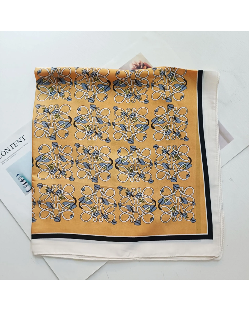 Foulard en soie florale