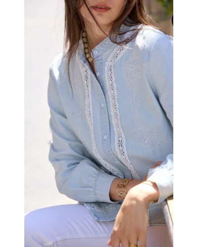 Chemisier avec broderie délicate