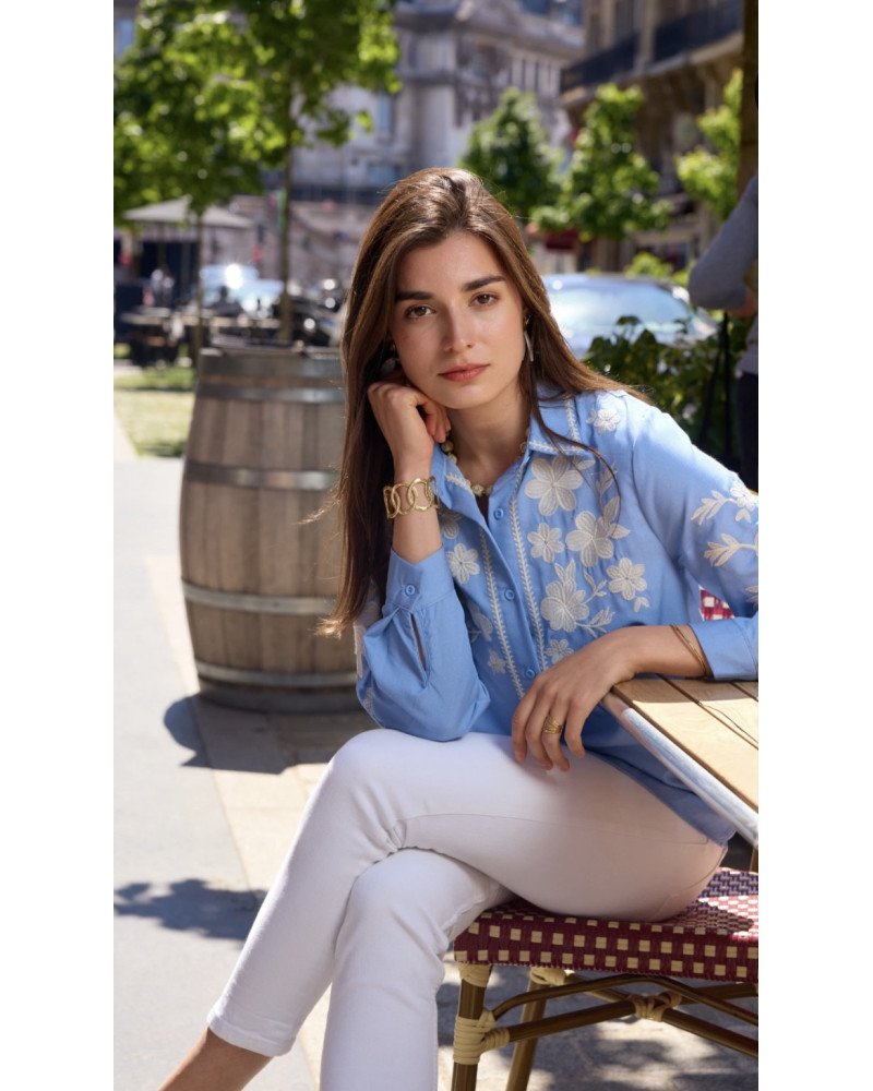 Chemisier à broderies florales
