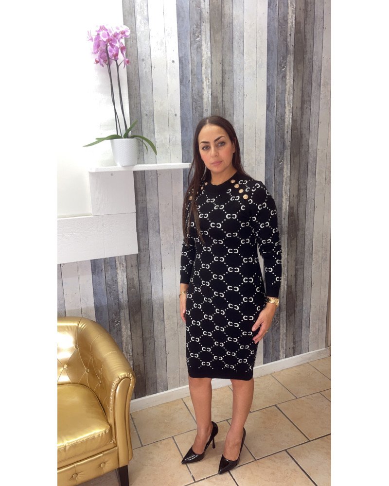 Robe en maille avec boutons dorées