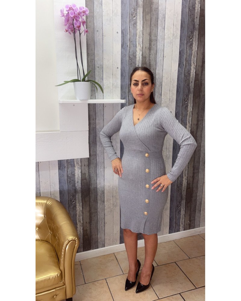 Robe côtelée à boutons décoratifs