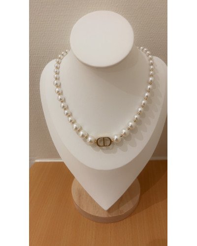 Collier en perles C&D